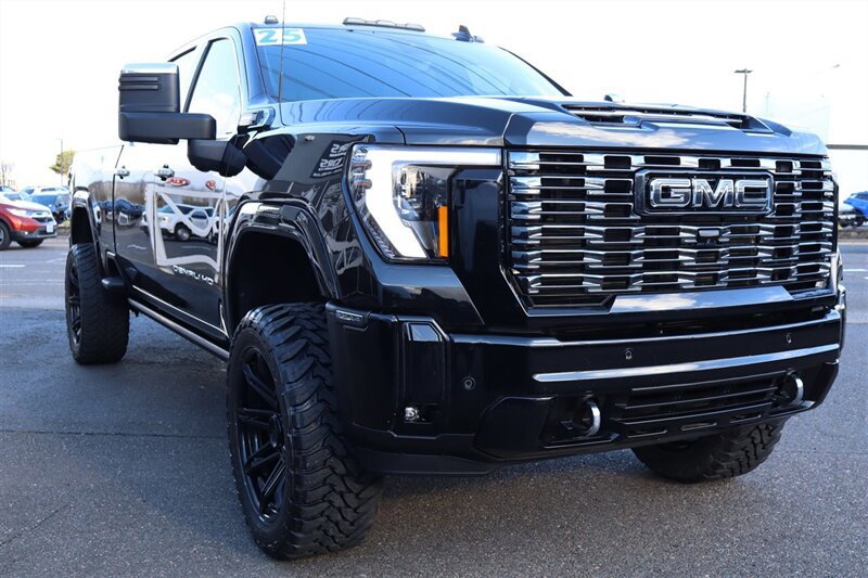 Used 2025 GMC Sierra 3500 Denali Ultimate image 7