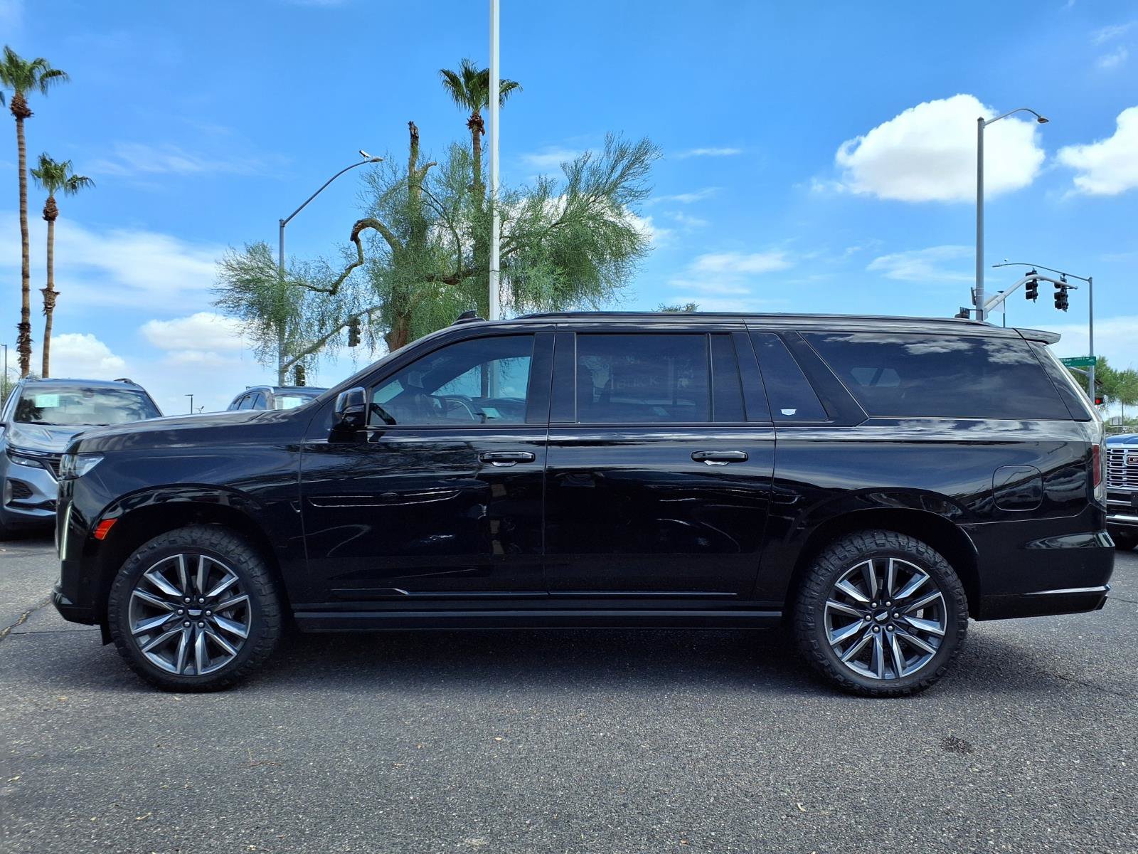 Used 2021 Cadillac Escalade ESV Sport w/ Driver Assist Tech Package AWD/4WD image 9