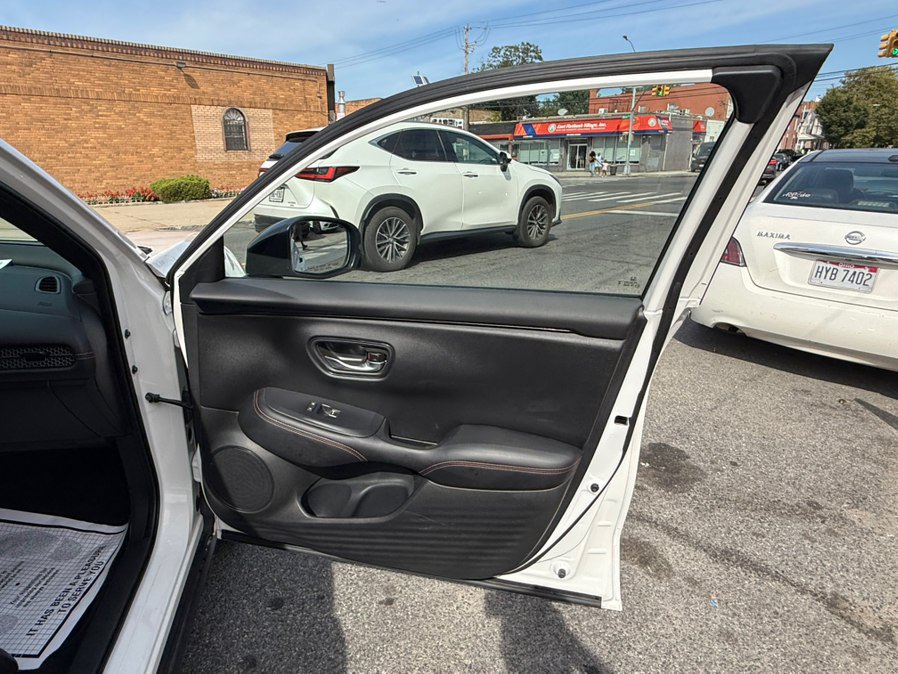 Used 2025 Honda HR-V Sport image 20