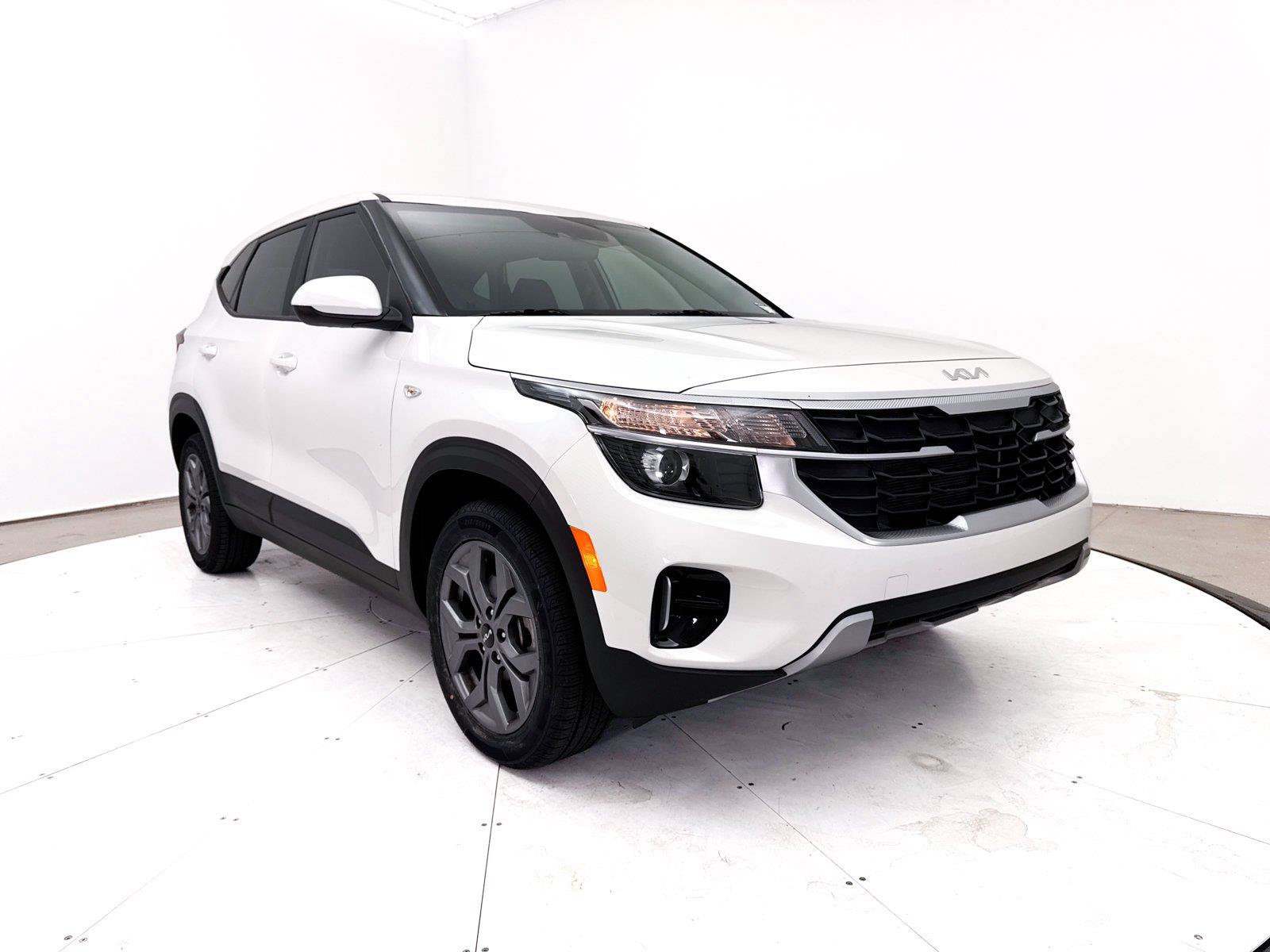 Certified 2024 Kia Seltos LX AWD/4WD image 11