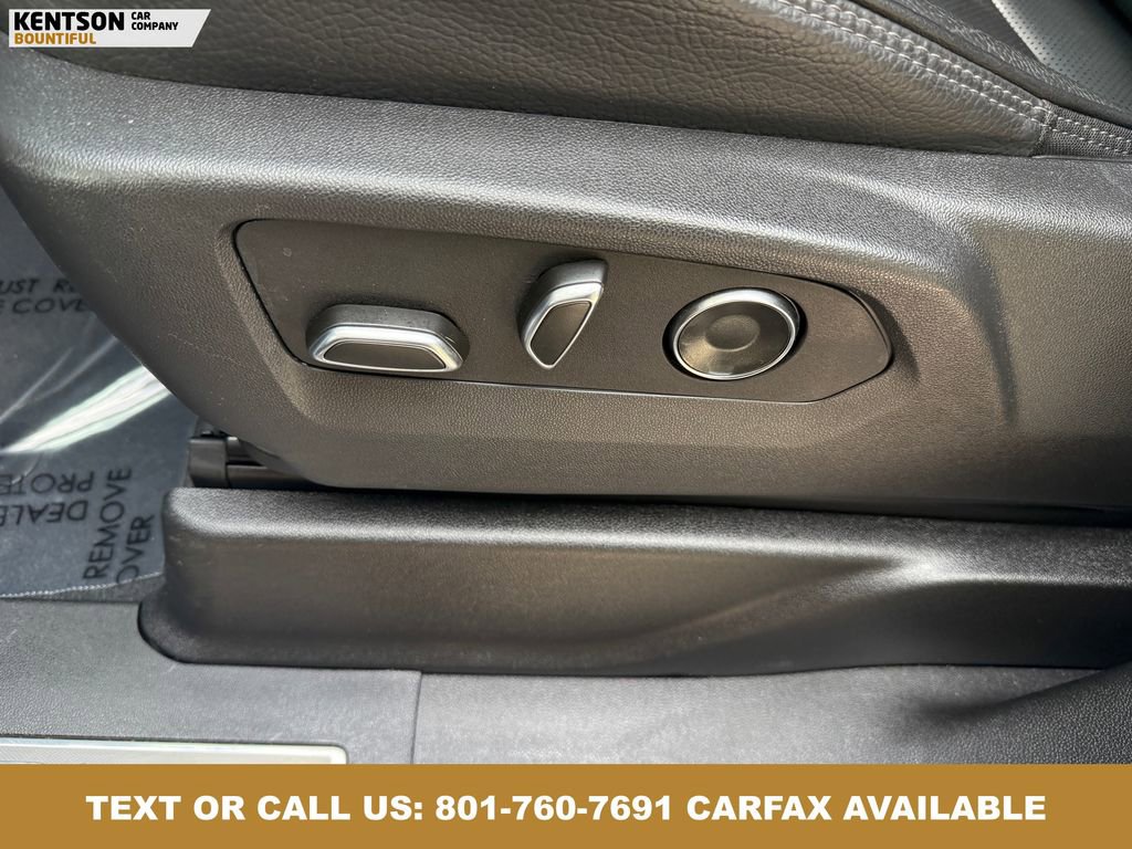 Used 2025 GMC Yukon XL Denali image 33