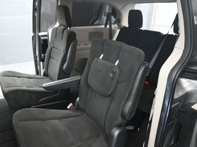 Used 2015 Dodge Grand Caravan American Value Package w/ UConnect Hands-Free Group image 40