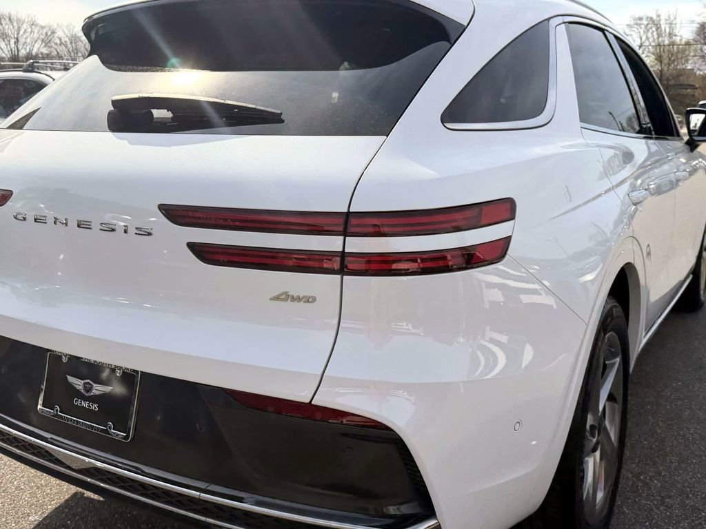 Used 2026 Genesis GV70 2.5T Advanced image 6