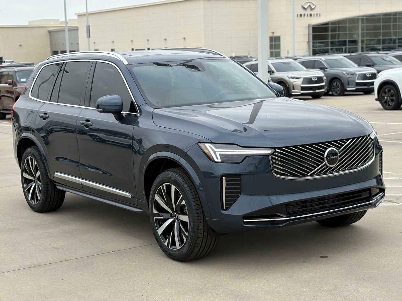 New 2026 Volvo XC90 B6 Core w/ Protection Package Premier image 4