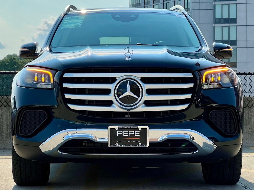 Certified 2025 Mercedes-Benz GLS 450 4MATIC image 3