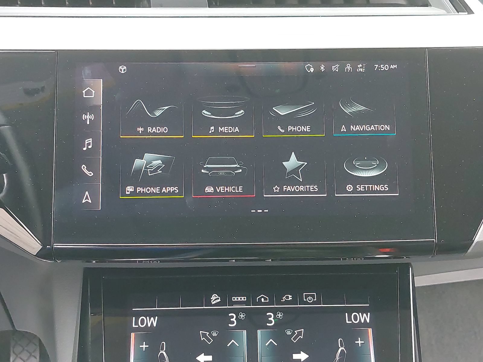 Used 2024 Audi Q8 e-tron Premium Plus AWD/4WD image 24