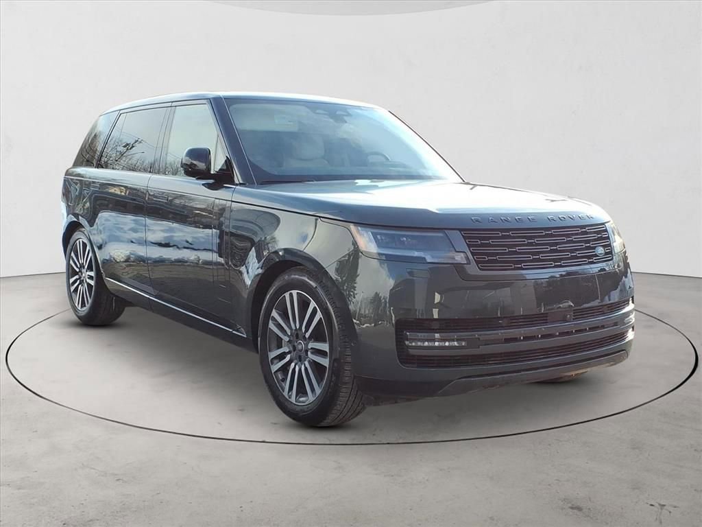 Used 2025 Land Rover Range Rover Long Wheelbase SE image 3