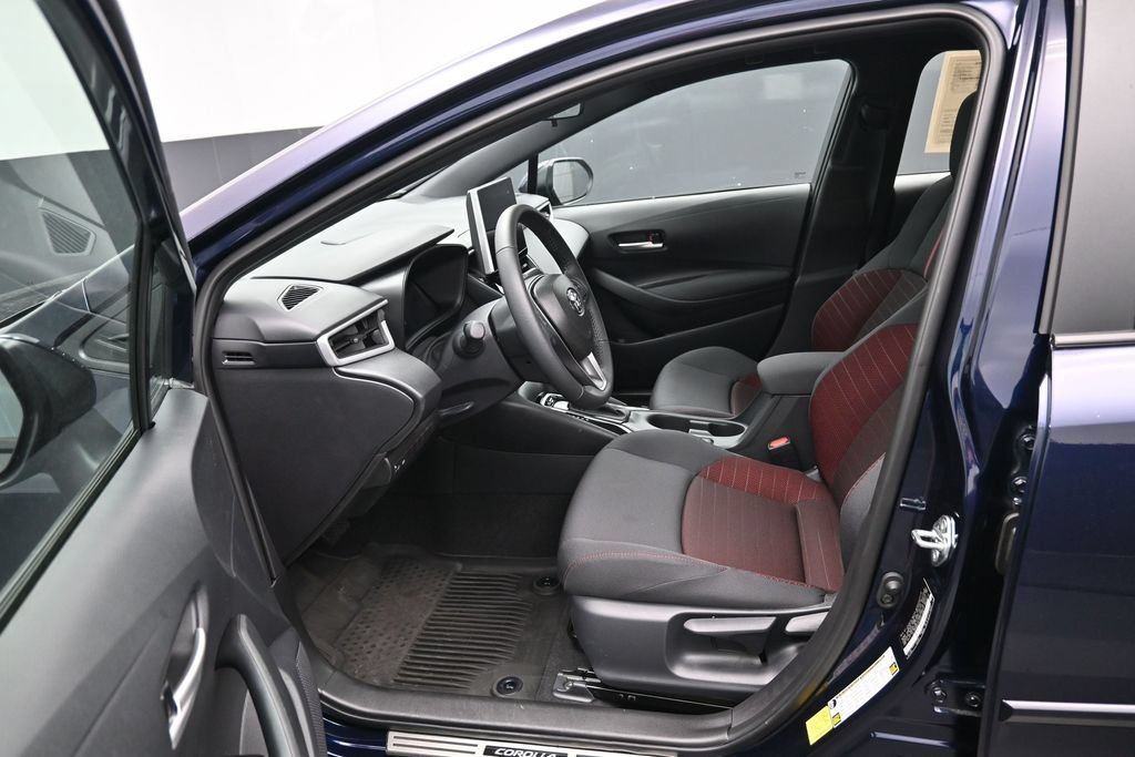 Certified 2026 Toyota Corolla SE w/ SE Package FWD image 9