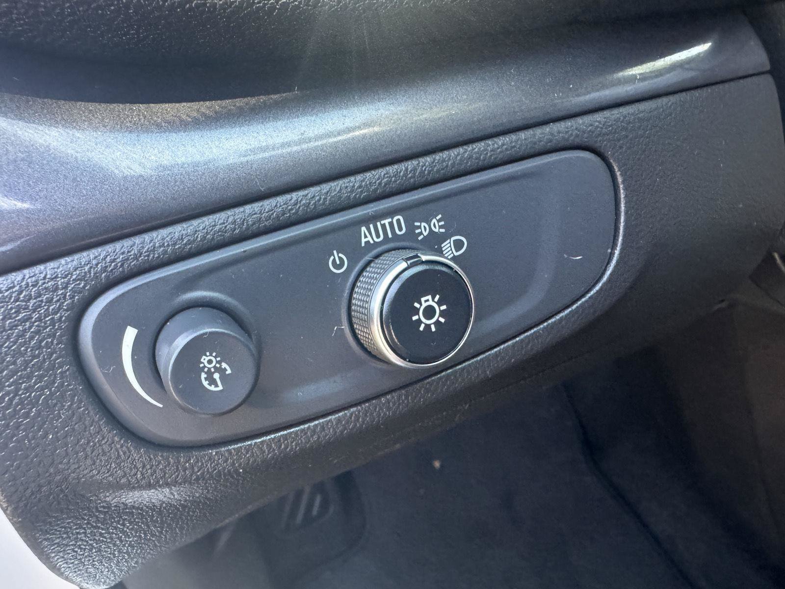 Certified 2019 Buick Encore Preferred AWD/4WD image 18