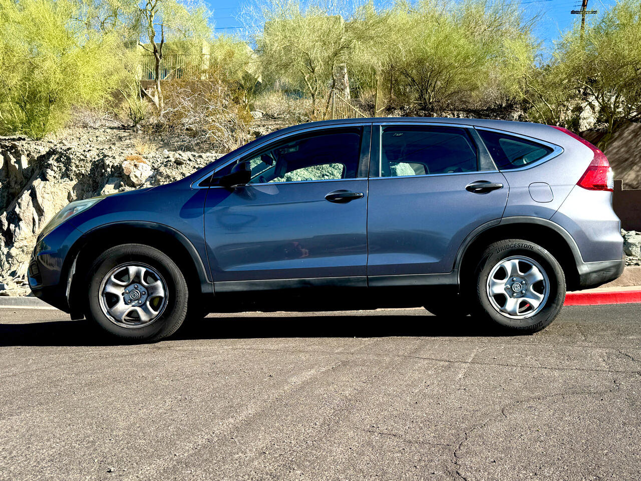 Used 2016 Honda CR-V LX image 2