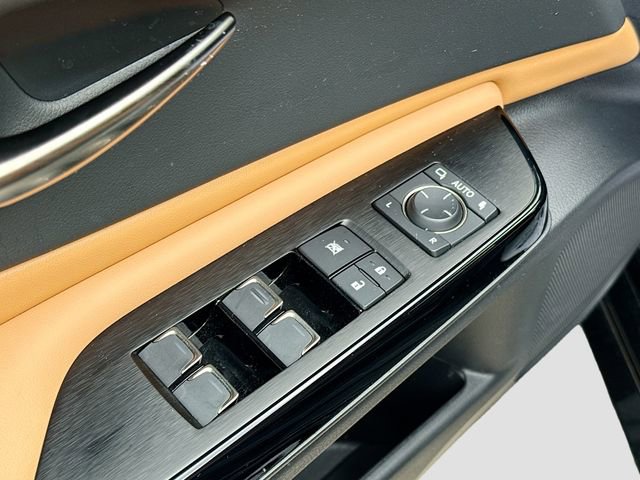 Used 2025 Lexus ES 350 w/ Premium Package image 22