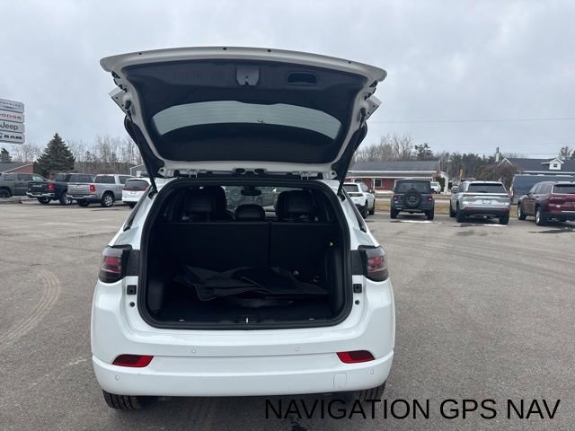 Used 2024 Jeep Compass Limited w/ High Altitude Package image 12