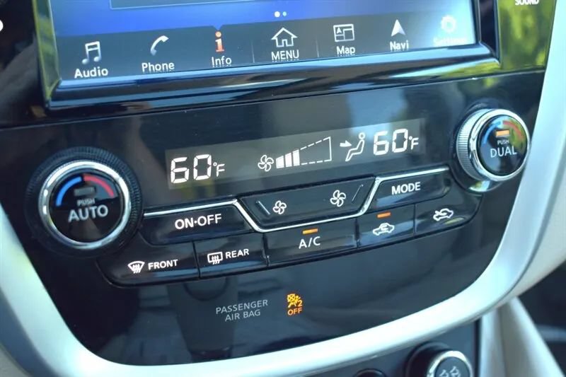 Used 2015 Nissan Murano Platinum w/ Platinum Technology Package AWD/4WD image 28