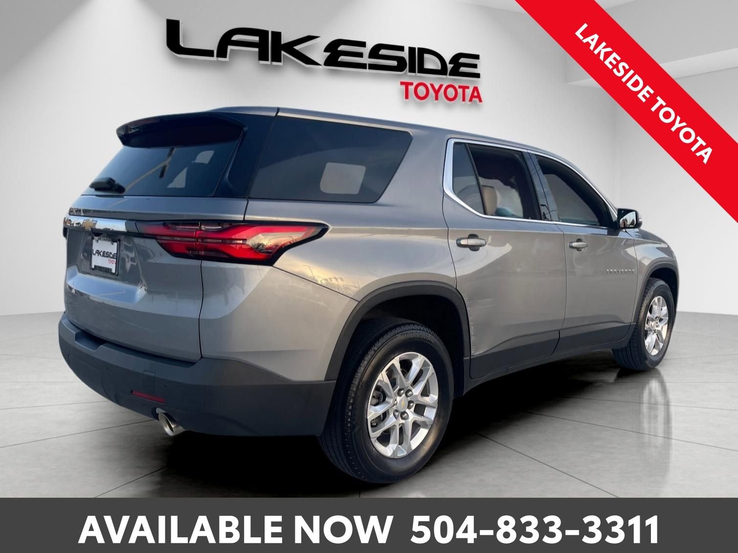 Used 2023 Chevrolet Traverse LS w/ Safety Package image 5