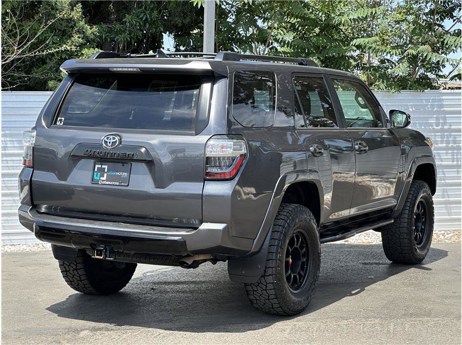 Used 2022 Toyota 4Runner TRD Off-Road Premium AWD/4WD image 10