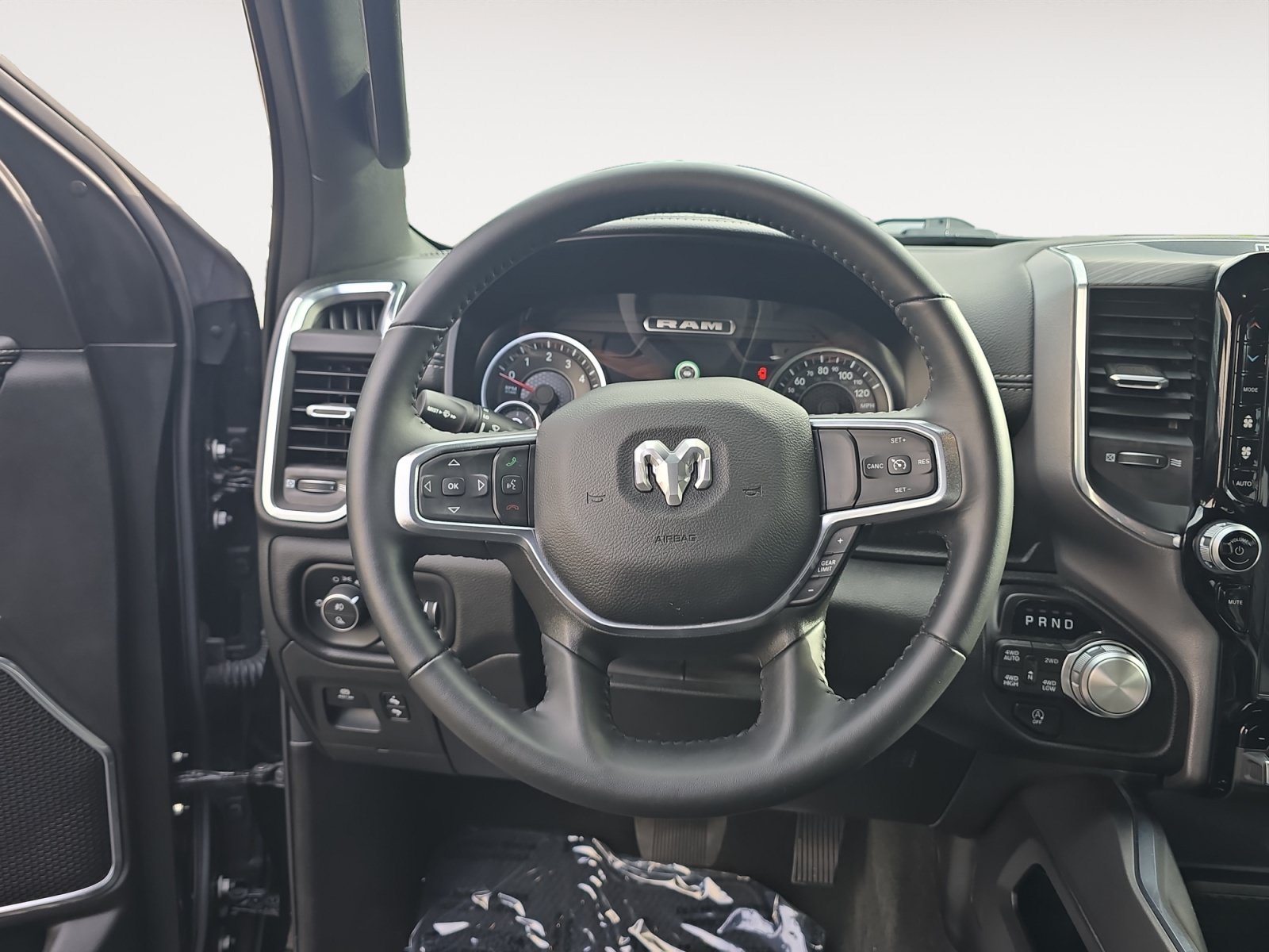 Certified 2024 RAM 1500 Laramie AWD/4WD image 13