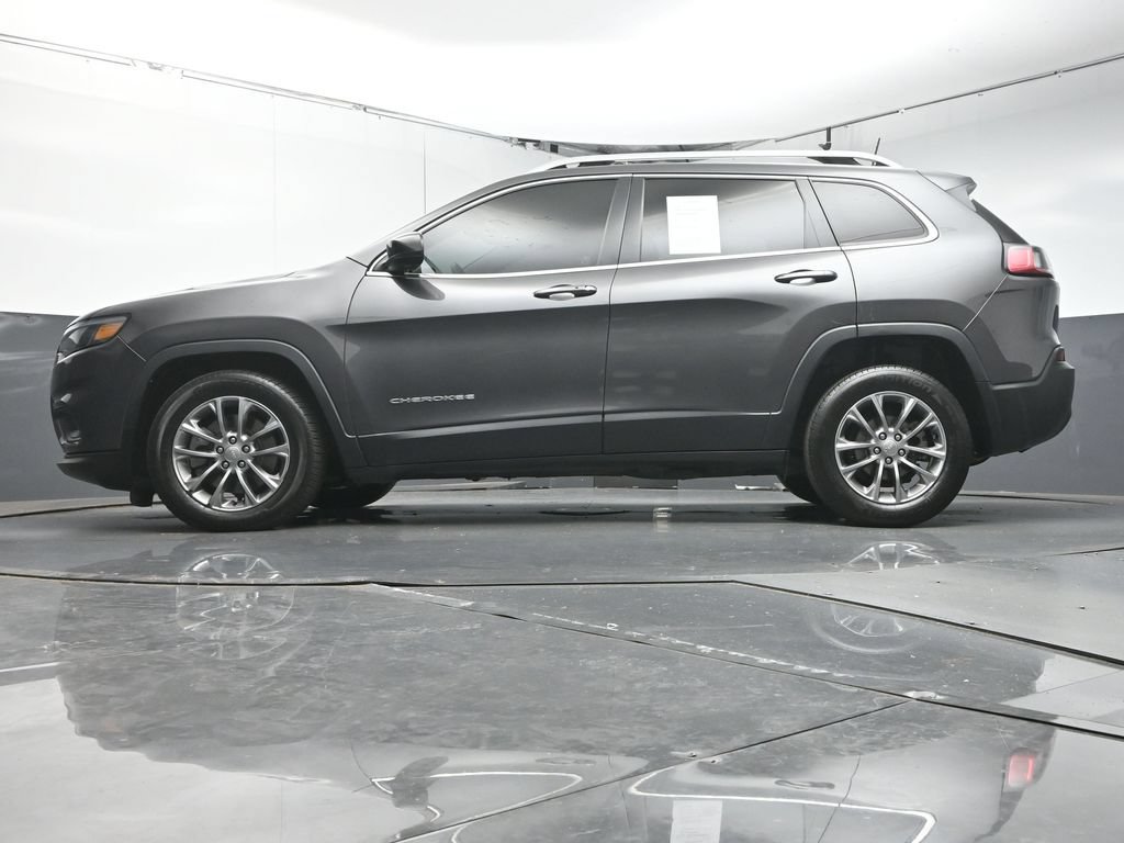 Used 2019 Jeep Cherokee Latitude Plus w/ Comfort/Convenience Group FWD image 33