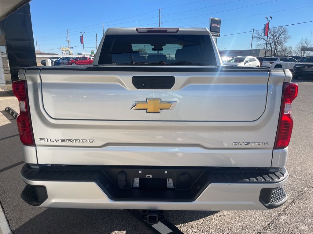 Used 2022 Chevrolet Silverado 1500 Custom image 4