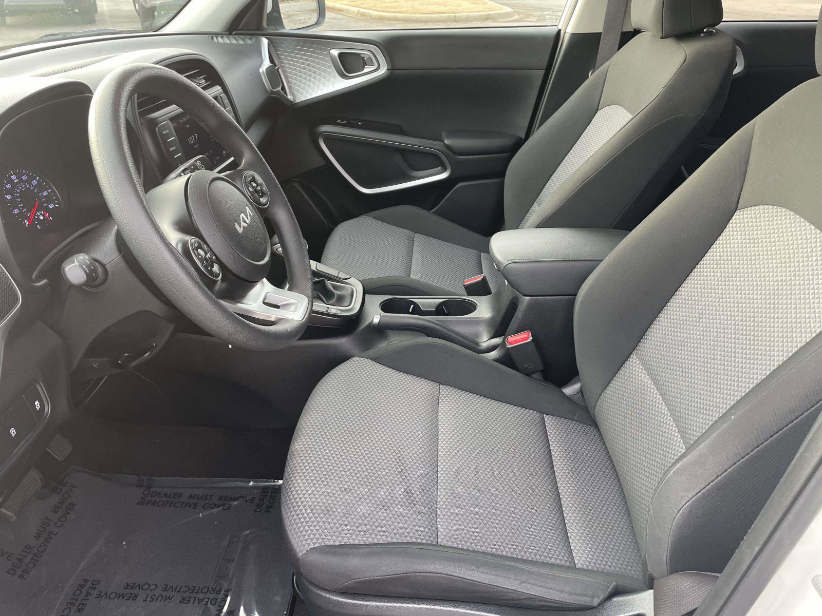 Used 2022 Kia Soul LX image 4