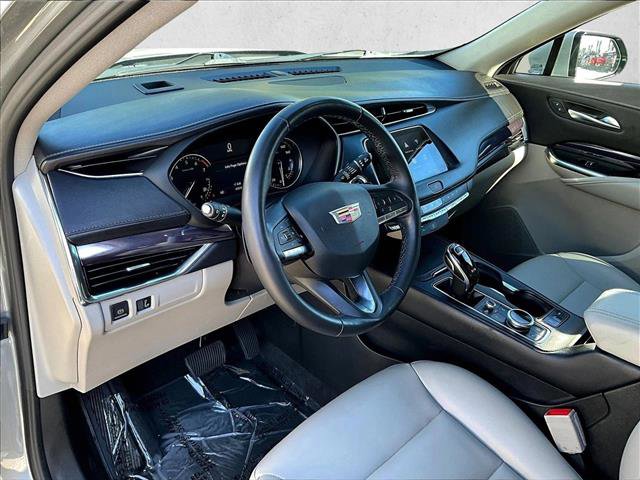 Used 2023 Cadillac XT4 Luxury image 14