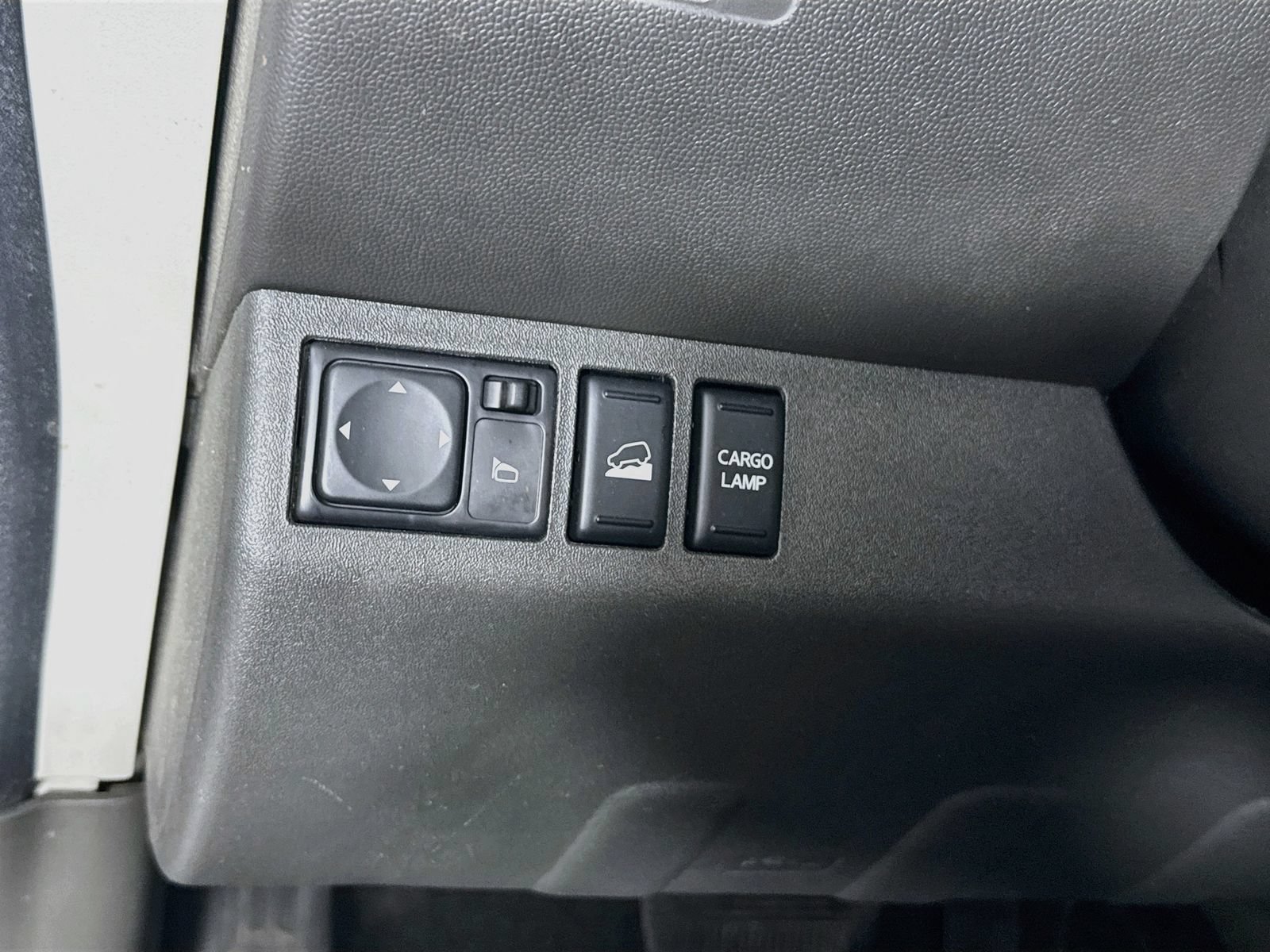 Used 2018 Nissan Frontier PRO-4X AWD/4WD image 11