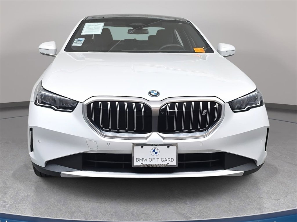 Used 2025 BMW i5 xDrive40 w/ Premium Package image 3