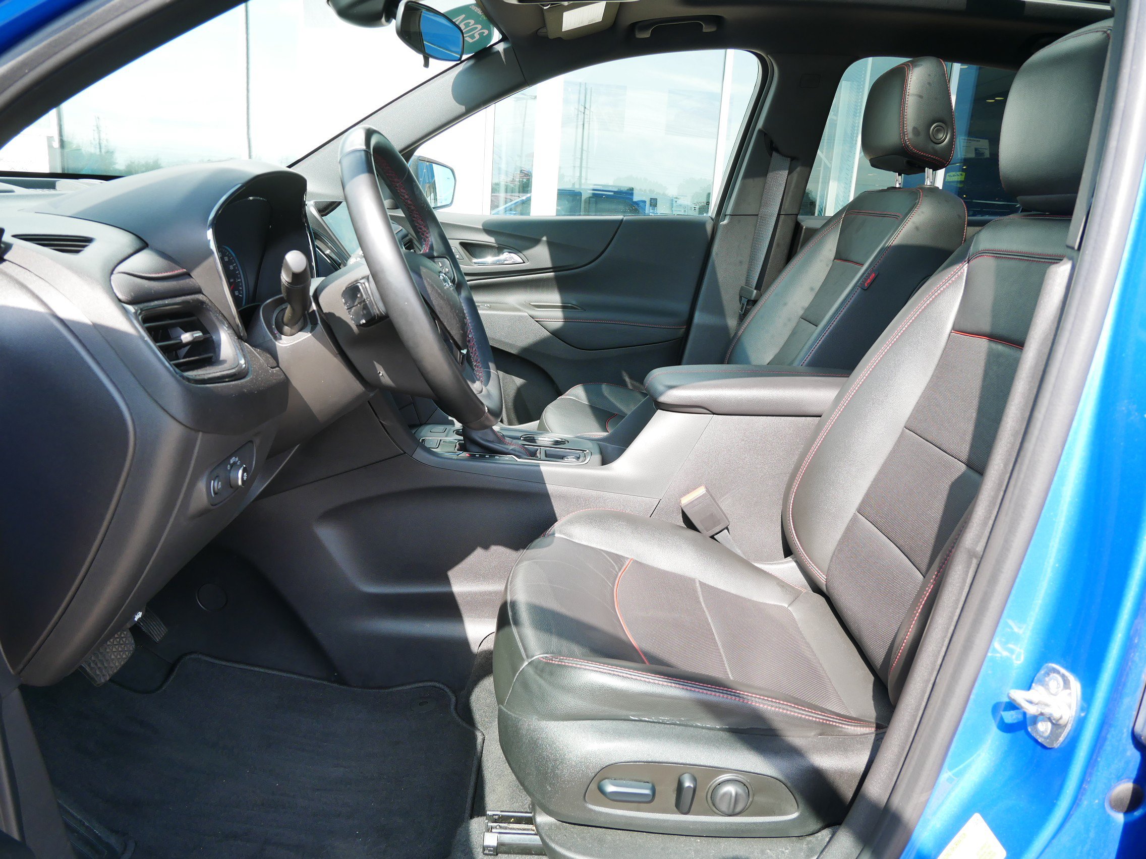 Certified 2024 Chevrolet Equinox RS w/ RS Leather Package AWD/4WD image 8