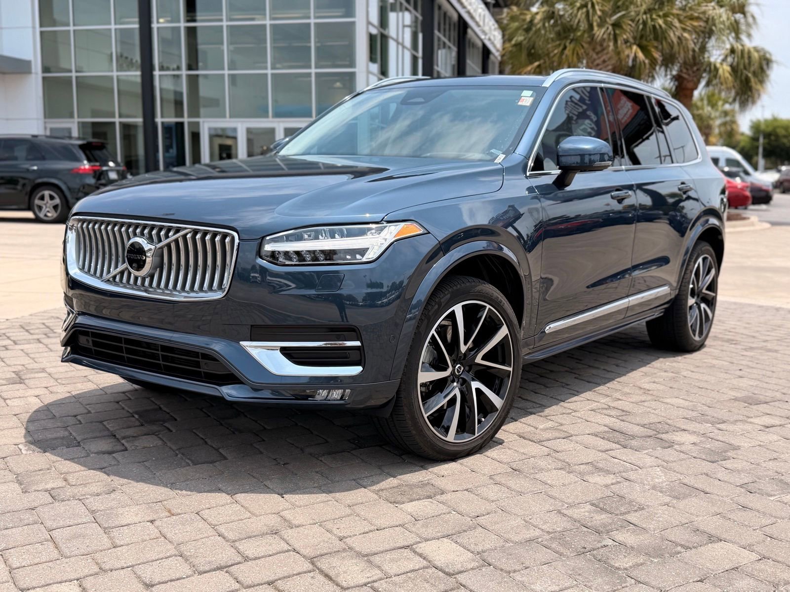 Used 2023 Volvo XC90 B5 Plus w/ Protection Package Premier AWD/4WD image 1