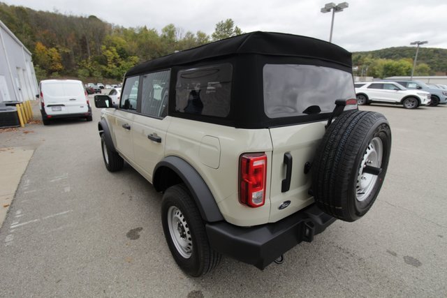 New 2025 Ford Bronco 4-Door image 9