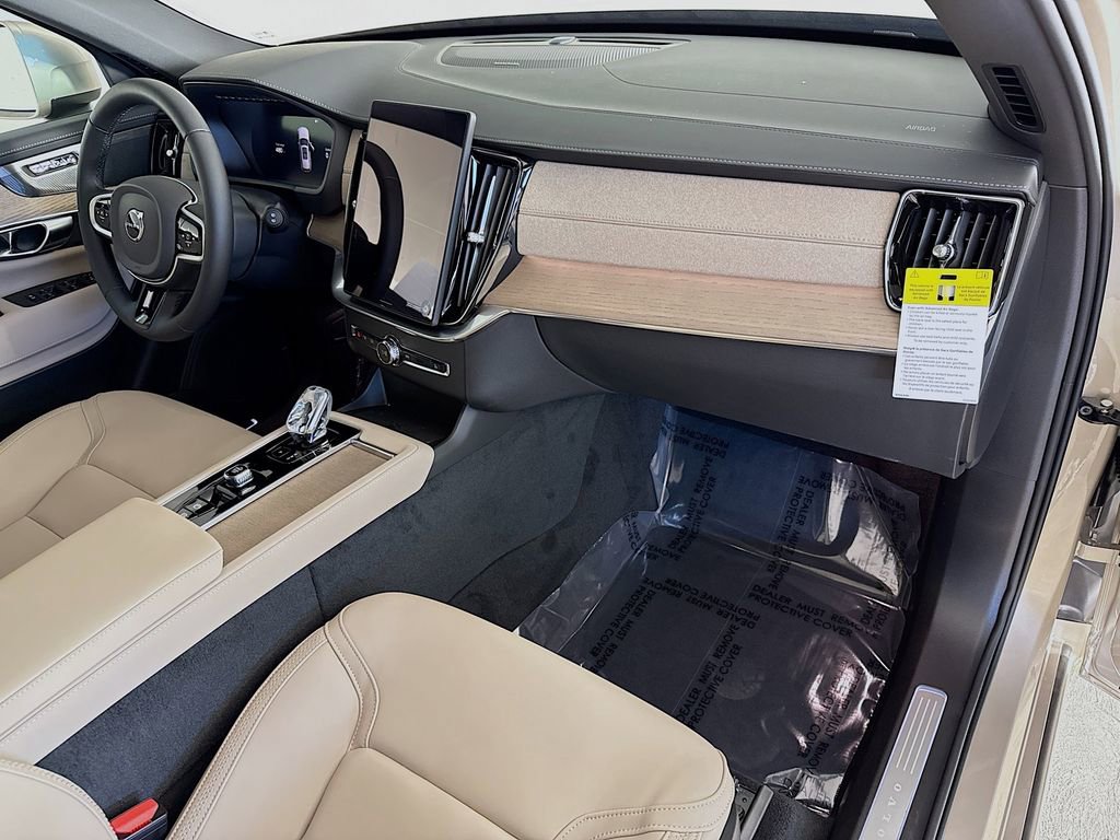 New 2026 Volvo XC90 T8 Plus w/ Protection Package Premier image 31