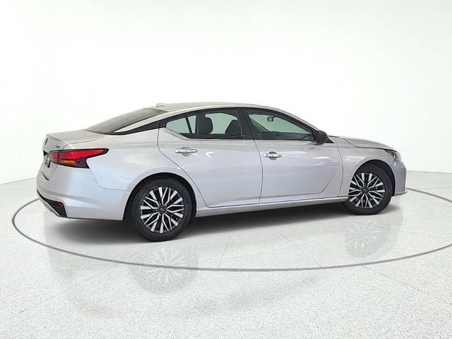 Used 2024 Nissan Altima 2.5 SV FWD image 6