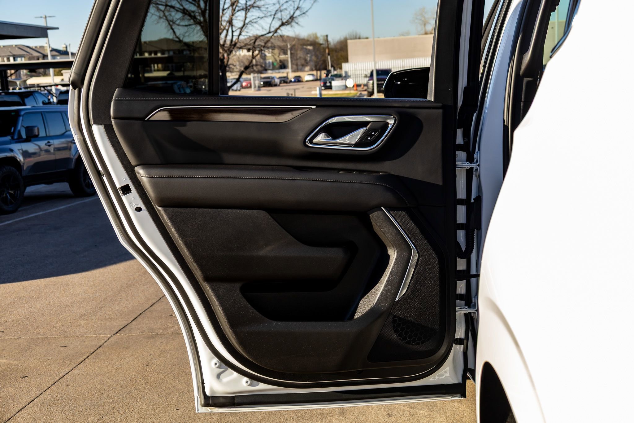 Used 2023 GMC Yukon SLE w/ Max Trailering Package image 37