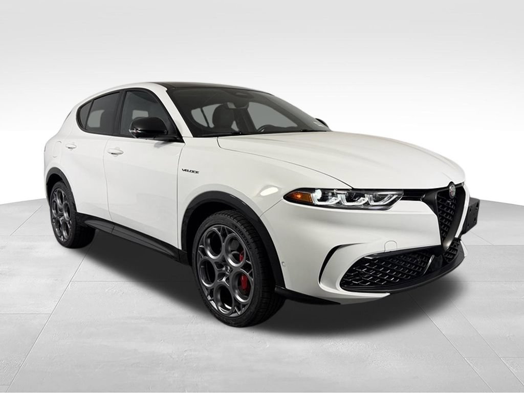 Used 2024 Alfa Romeo Tonale Ti AWD/4WD image 3