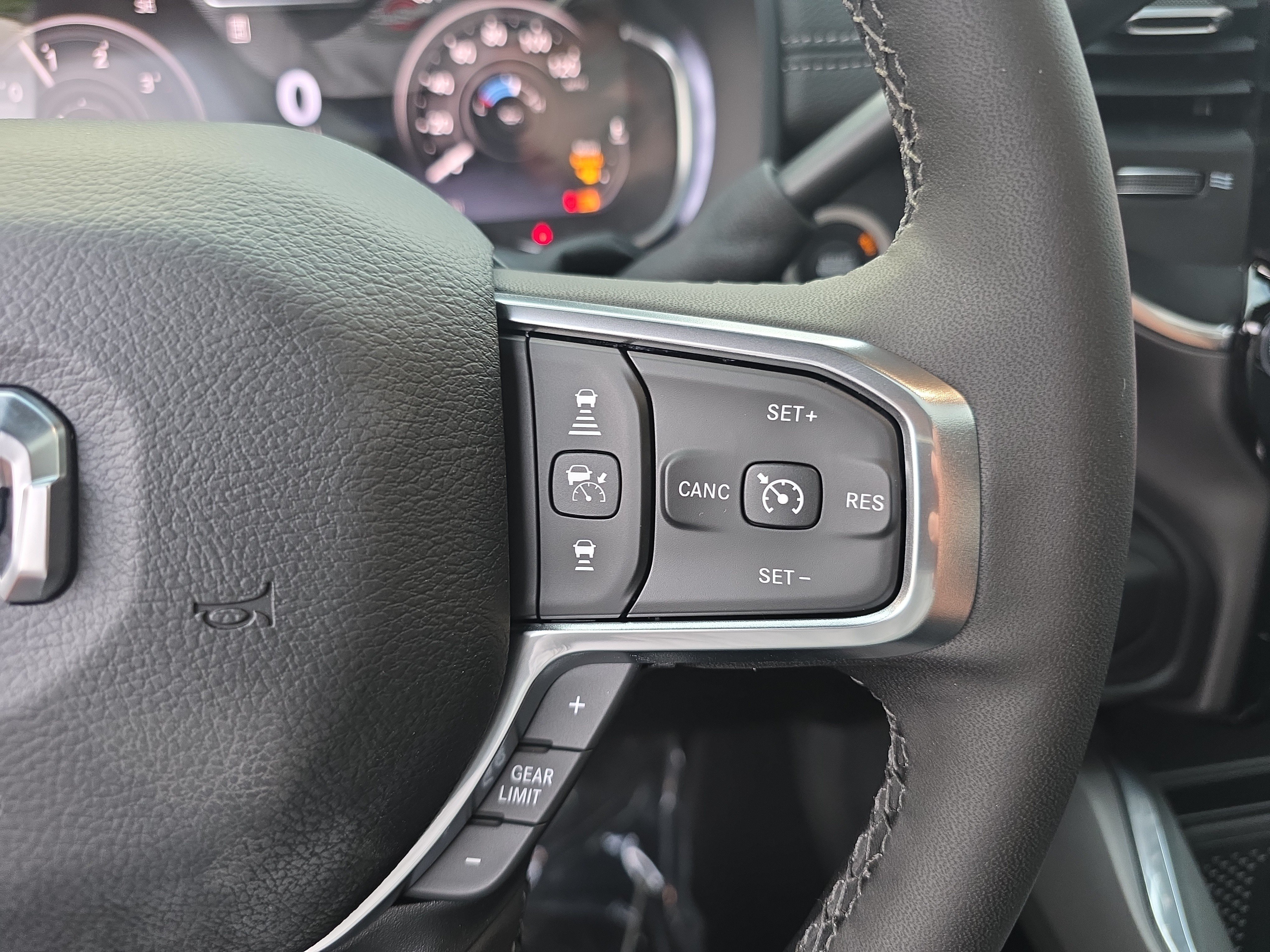 New 2027 RAM 2500 Laramie AWD/4WD image 11