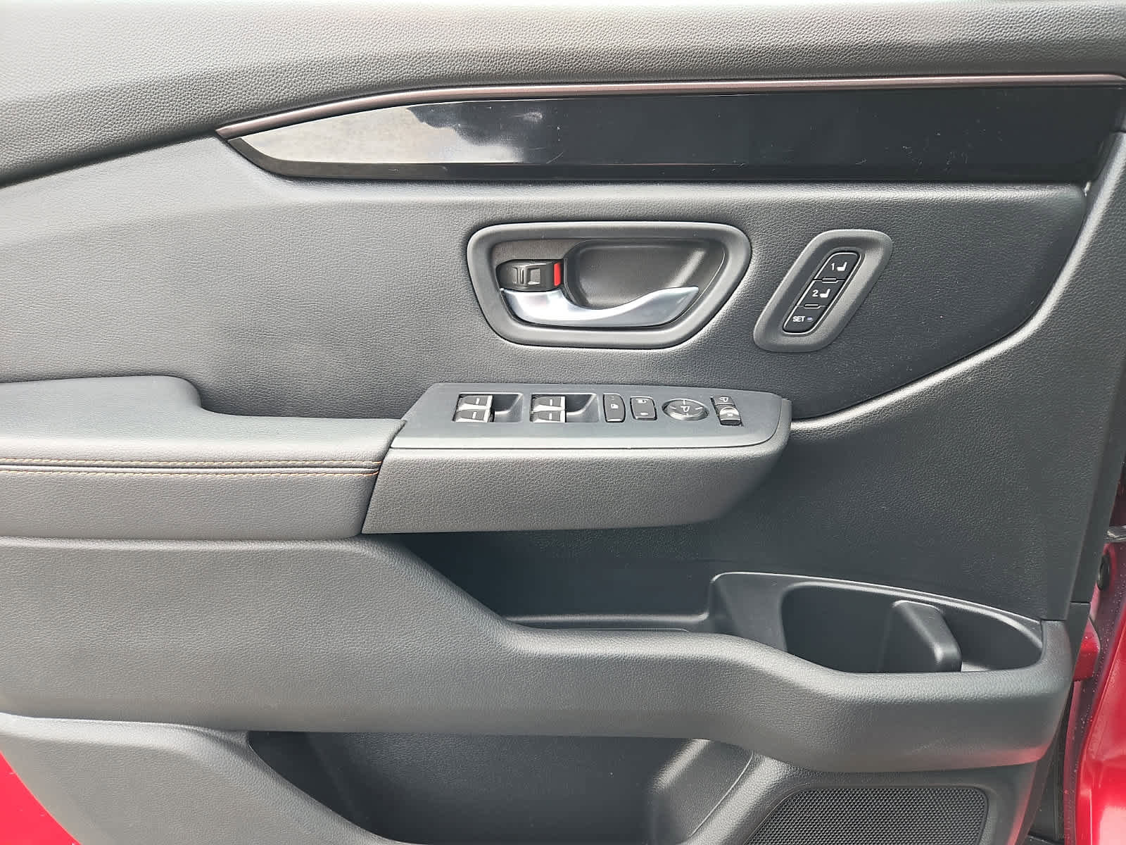 Used 2025 Honda Pilot TrailSport image 14