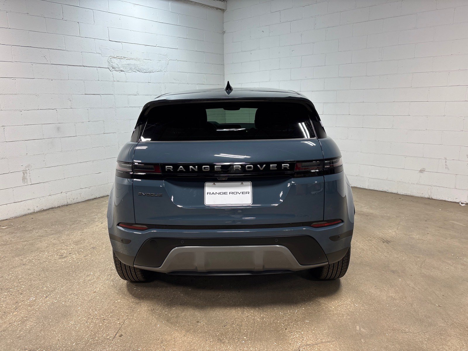 New 2026 Land Rover Range Rover Evoque S AWD/4WD image 8