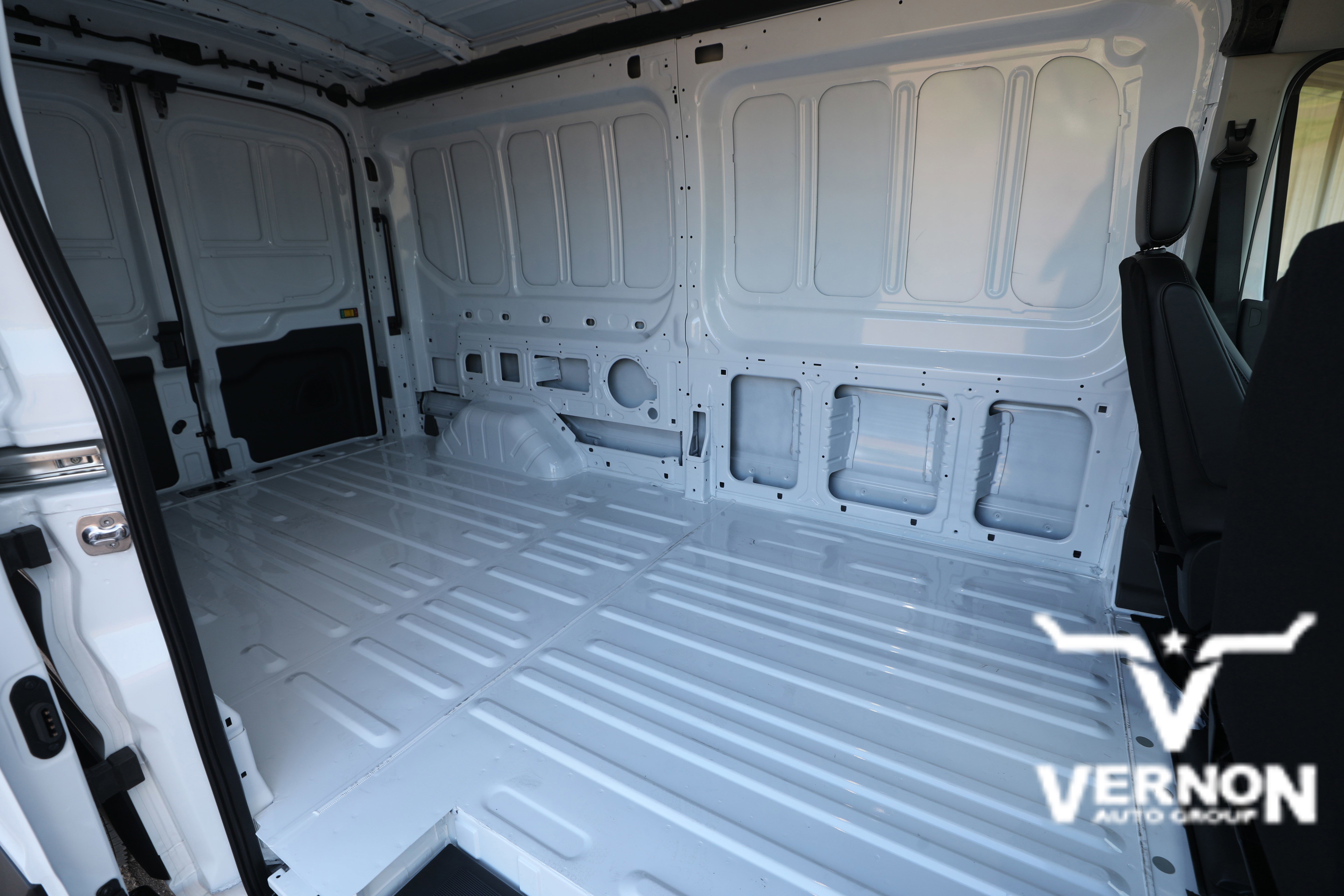 New 2025 Ford Transit 150 148 Medium Roof image 13