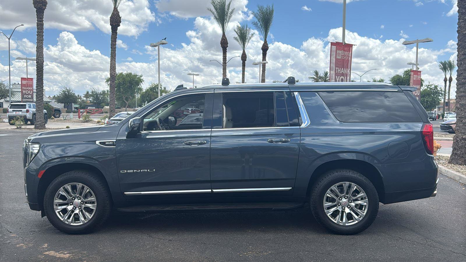 Used 2021 GMC Yukon XL Denali AWD/4WD image 5