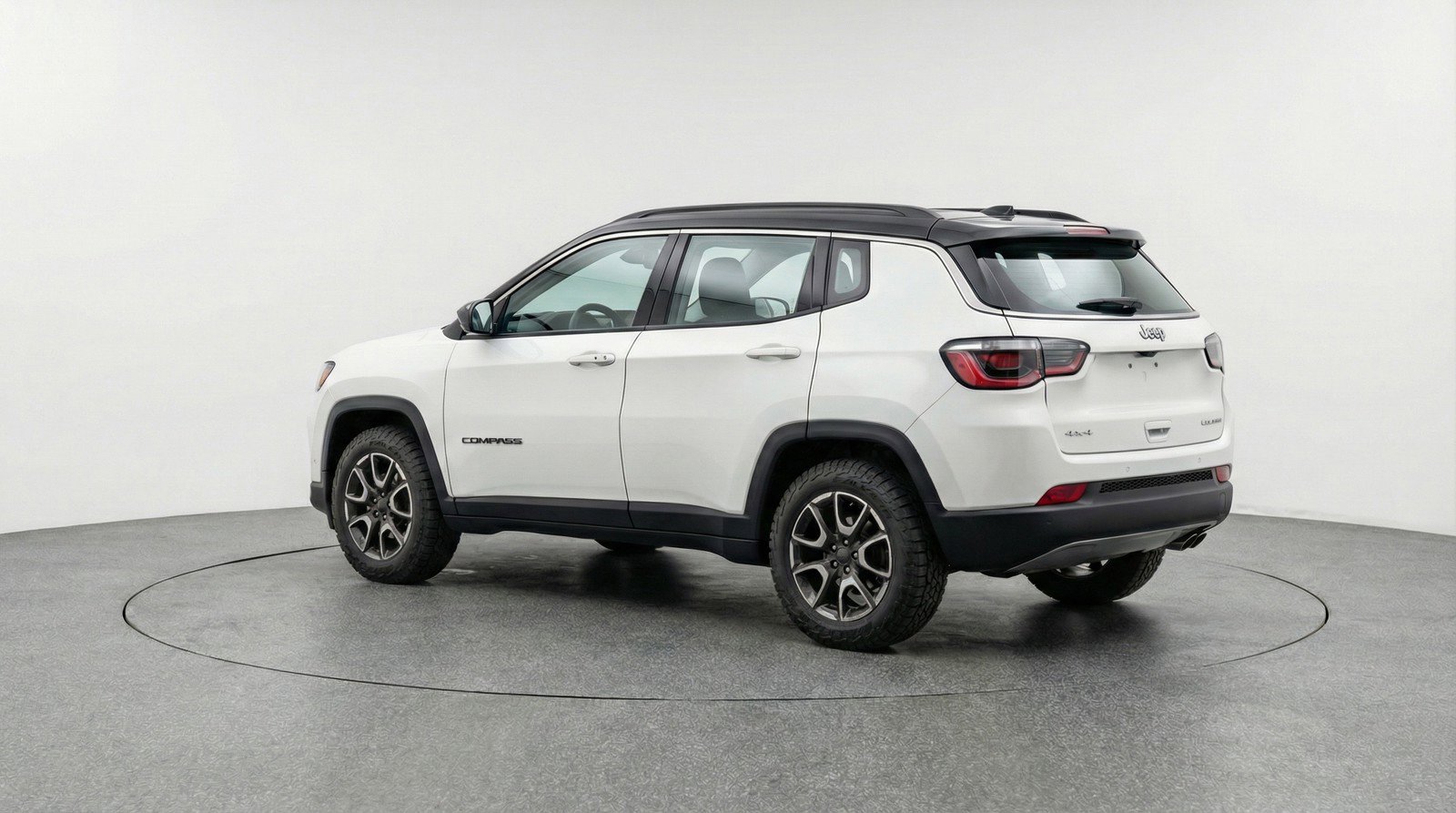 Used 2025 Jeep Compass Trailhawk image 6