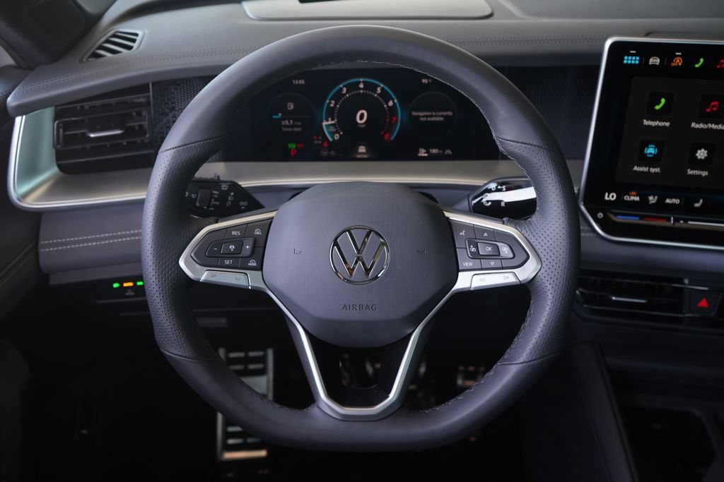 New 2026 Volkswagen Tiguan SE R-Line AWD/4WD image 9