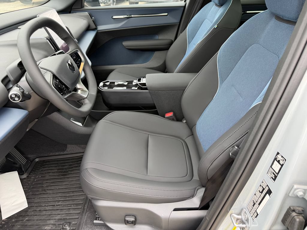 New 2026 Volvo EX30 Plus w/ Protection Package Premier AWD/4WD image 17