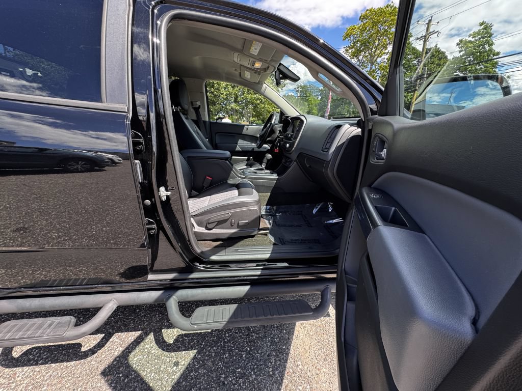 Used 2015 Chevrolet Colorado Z71 AWD/4WD image 16