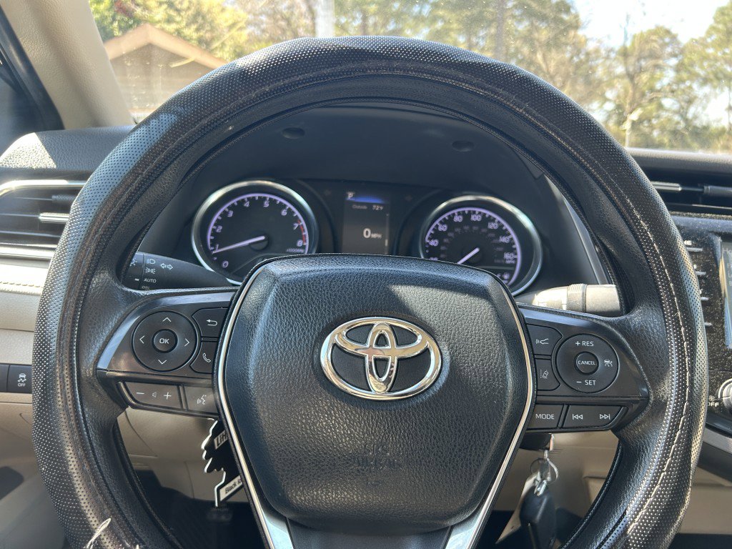 Used 2018 Toyota Camry LE FWD image 18