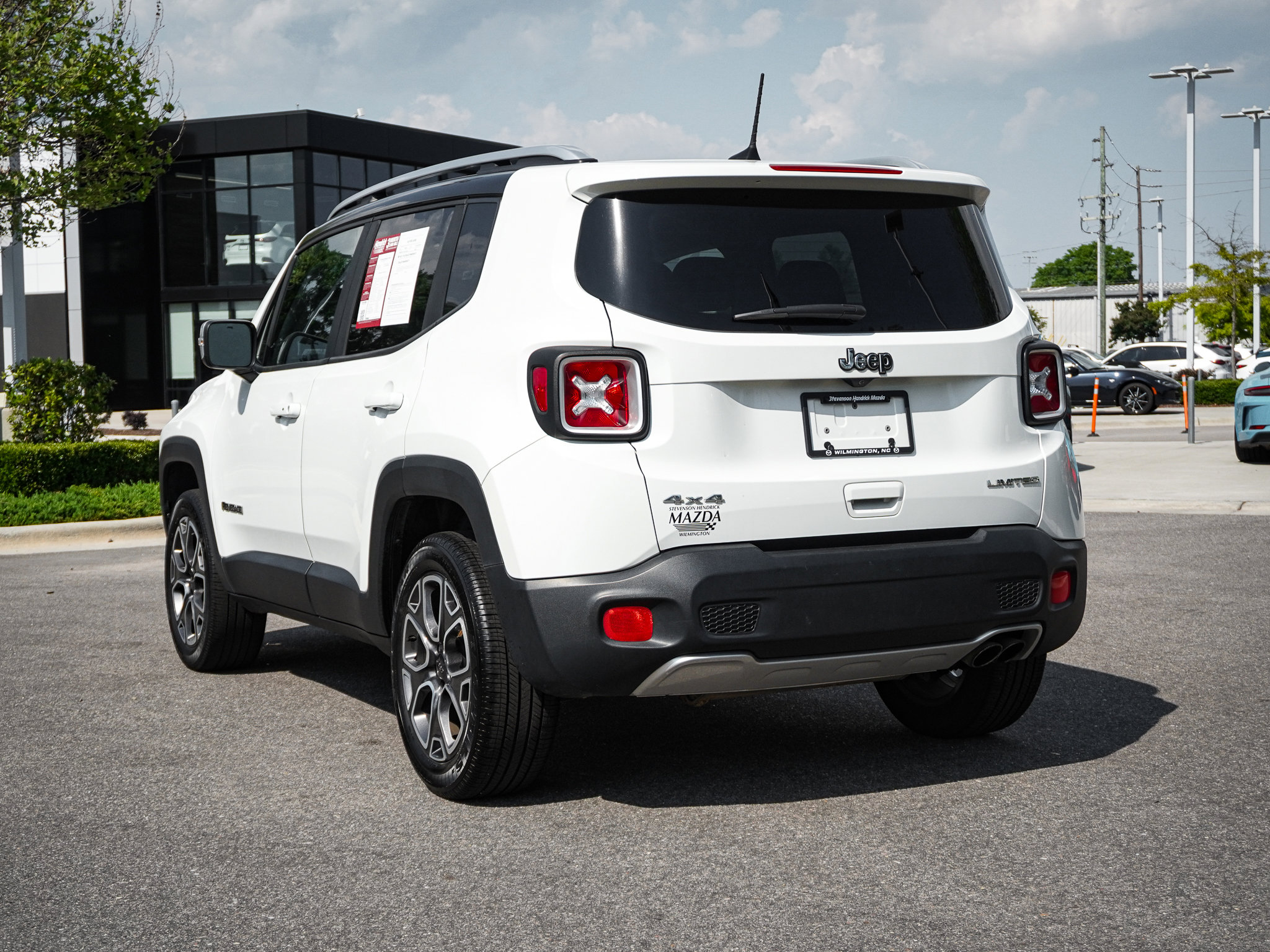 Used 2018 Jeep Renegade Limited w/ UConnect 8.4 Nav Group AWD/4WD image 8
