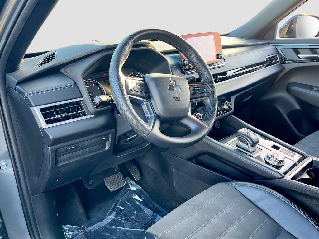 Used 2022 Mitsubishi Outlander SEL Black Edition image 9