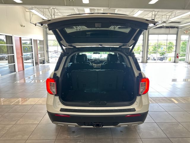 Used 2023 Ford Explorer XLT w/ Equipment Group 202A AWD/4WD image 30
