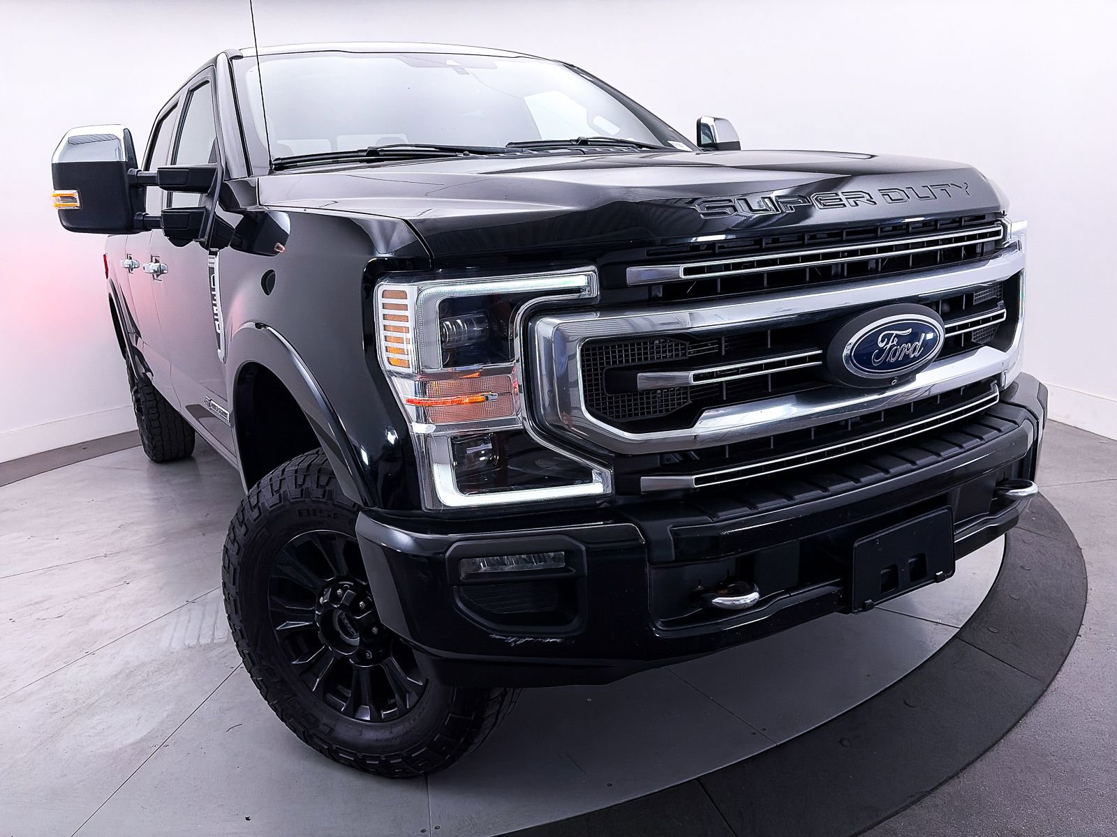 Used 2021 Ford F350 Platinum w/ Tremor Off-Road Package AWD/4WD image 3
