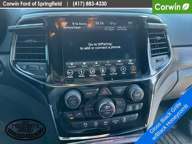 Used 2019 Jeep Grand Cherokee Laredo AWD/4WD image 13
