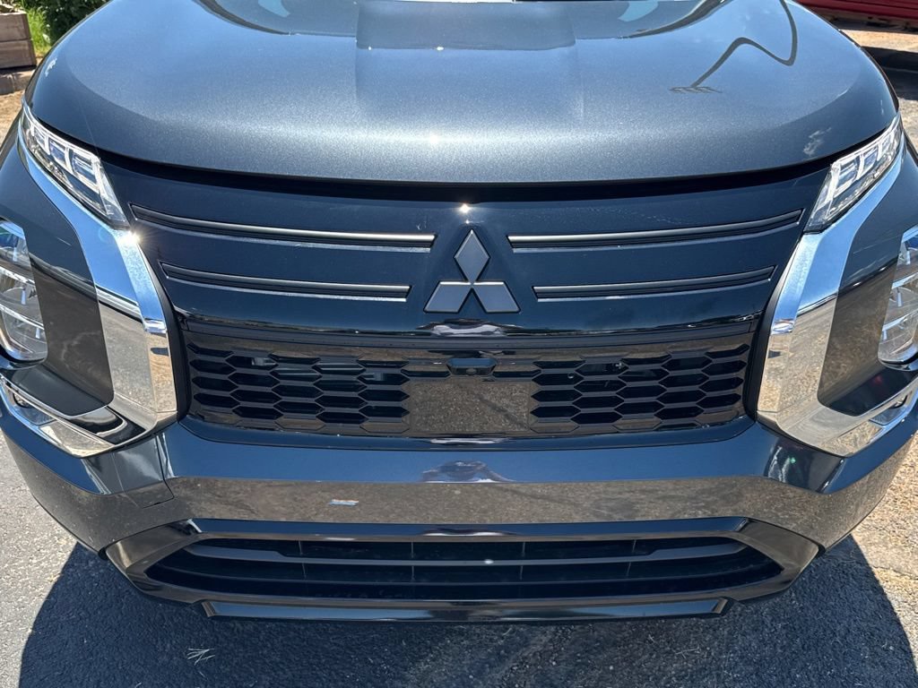 New 2026 Mitsubishi Outlander LE FWD image 50