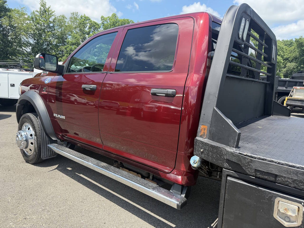 Used 2020 RAM 5500 Tradesman w/ Chrome Appearance Group AWD/4WD image 6